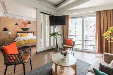 Comfort Studio | Blackout drapes, iron/ironing board, free WiFi, bed sheets