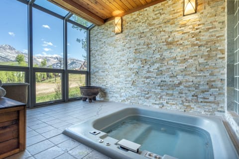Townhome, 3 Bedrooms | Indoor spa tub