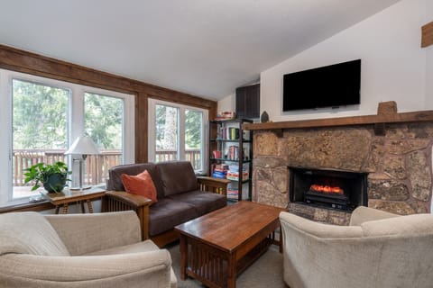 Studio | Living area | Streaming services