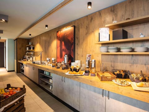 Daily buffet breakfast (EUR 17 per person)