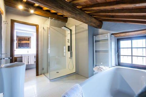 Free toiletries, hair dryer, bidet