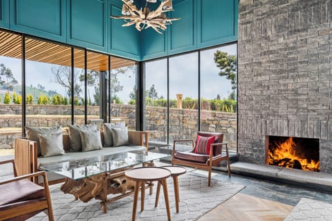 Lobby lounge