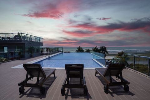 Outdoor pool, sun loungers