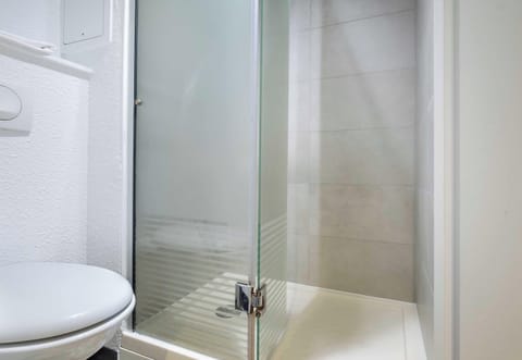 Shower, towels, soap, shampoo