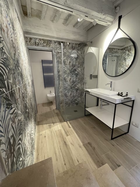 Luxury Apartment | Bathroom | Shower, bidet, towels, toilet paper