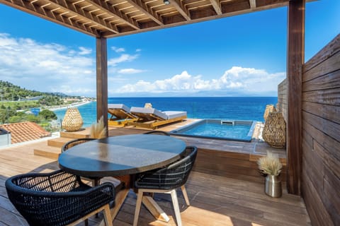 Signature Suite | Beach/ocean view
