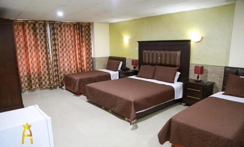 Basic Shared Dormitory | WiFi (free), bed sheets