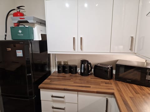 Apartment | Private kitchen | Fridge, microwave, oven, stovetop