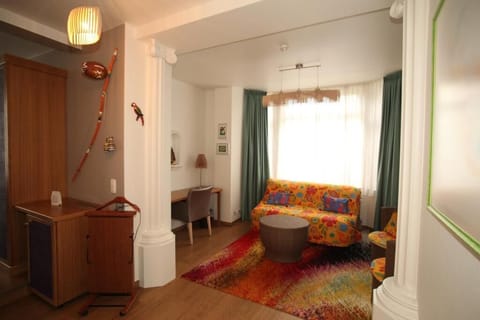 40-inch flat-screen TV with cable channels