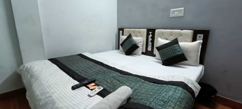 Deluxe Double Room | Soundproofing