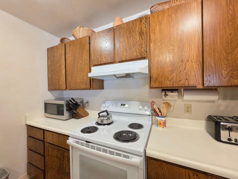 Condo, 3 Bedrooms | Private kitchen | Fridge, coffee/tea maker, toaster