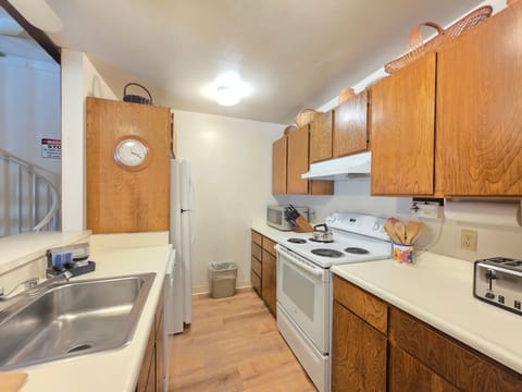Condo, 3 Bedrooms | Private kitchen | Fridge, coffee/tea maker, toaster