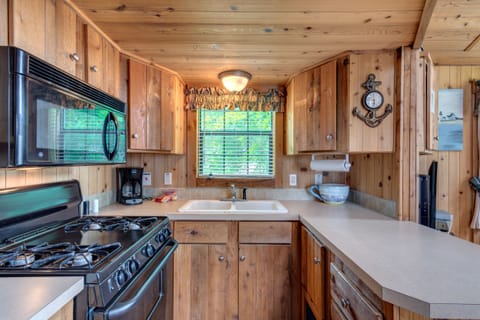 Cottage, Multiple Beds, Non Smoking, Kitchen (Linens Included, No Pets Allowed ) | Private kitchen | Full-size fridge, microwave, cookware/dishes/utensils