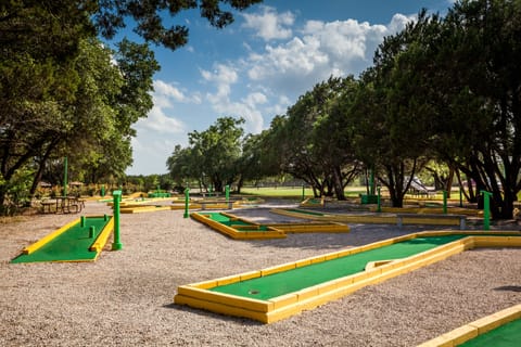 Mini-golf