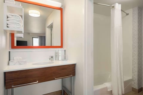 Studio, Two Queen Beds, Non-Smoking | Bathroom | Free toiletries, hair dryer, towels