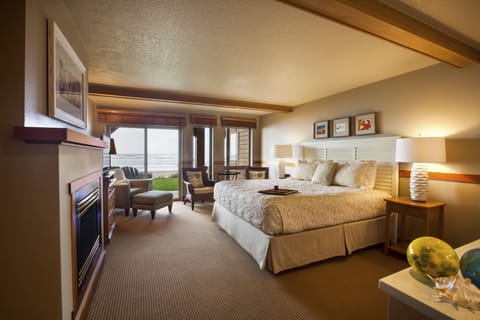 Ocean View King Studio(First Floor south, Pet Friendly) | Premium bedding, iron/ironing board, free WiFi, bed sheets