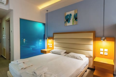 Quadruple Room | In-room safe, desk, laptop workspace, free WiFi