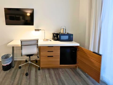 Individually decorated, individually furnished, laptop workspace