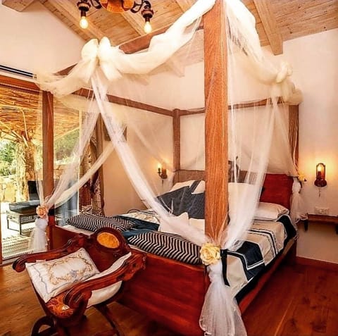 Deluxe Double Room | In-room safe, desk, blackout drapes, free WiFi