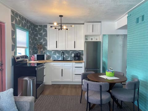 Premium Suite, 1 Queen Bed with Sofa bed | Private kitchen