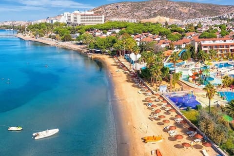 Private beach nearby, free beach shuttle, sun loungers, beach umbrellas