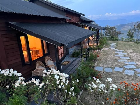 Deluxe Double Room, Mountain View, Garden Area | Desk, free WiFi, bed sheets