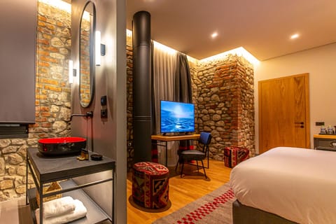 Premium Room | In-room safe, desk, laptop workspace, blackout drapes