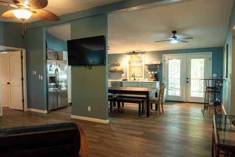 Charming Home, Lake View and Access - No Pets | Living area