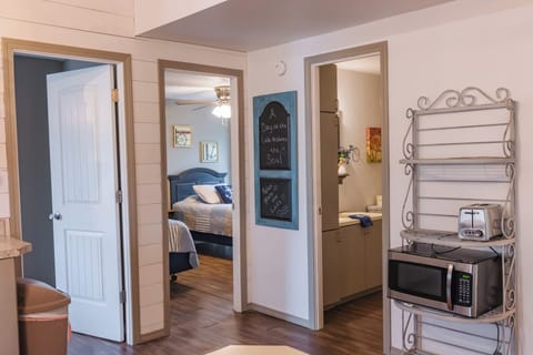 Comfy Lakefront Cottage - No Pets | Individually decorated, individually furnished, free WiFi, bed sheets