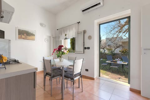 Apartment | Dining room