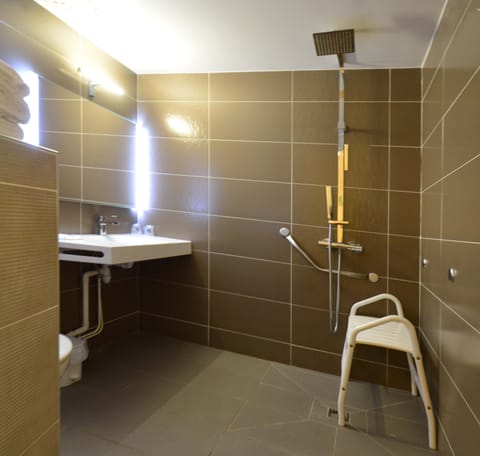 Free toiletries, hair dryer, towels