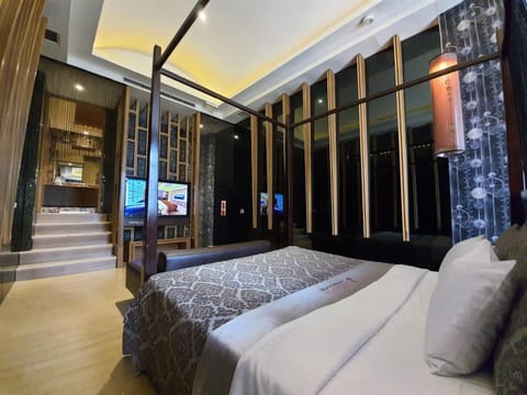 Free minibar, soundproofing, free WiFi, bed sheets