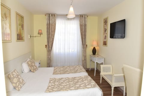 Superior Room | Individually decorated, individually furnished, desk, soundproofing