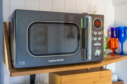 Comfort Cabin | Microwave