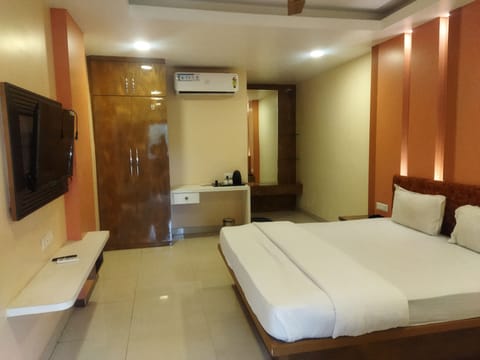 Deluxe Double Room | Free WiFi, bed sheets