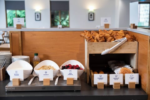 Daily buffet breakfast for a fee