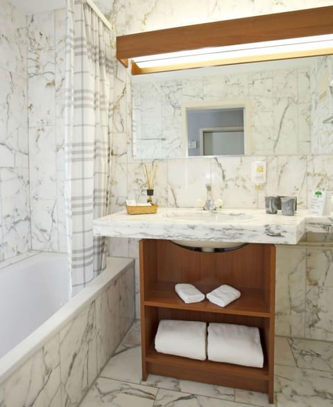 Double Room South | Bathroom | Shower, hair dryer, towels, soap