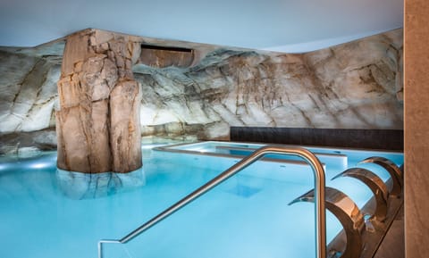 Couples treatment rooms, sauna, hot tub, steam room, Turkish bath