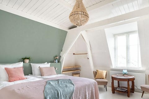 Comfort Room | Hypo-allergenic bedding, individually decorated, individually furnished