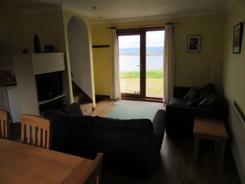 Exclusive Cottage, Private Bathroom | Lounge