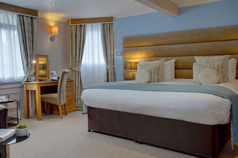 Standard Room, 1 Double Bed, Non Smoking (Lodge) | In-room safe, individually decorated, individually furnished, desk