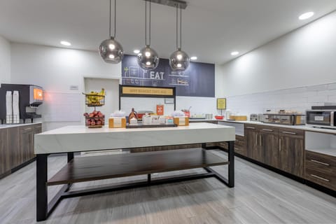 Free daily buffet breakfast