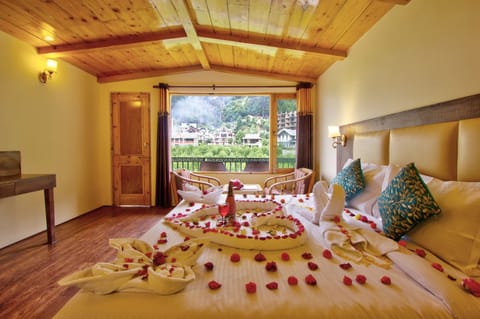Honeymoon Double Room | Pillowtop beds, free WiFi, bed sheets