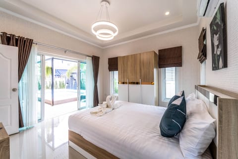 Villa | 2 bedrooms, iron/ironing board, free WiFi