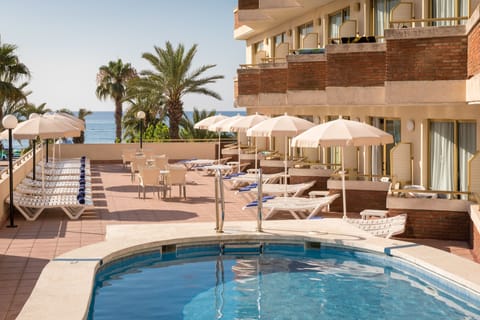 2 outdoor pools, pool umbrellas, sun loungers