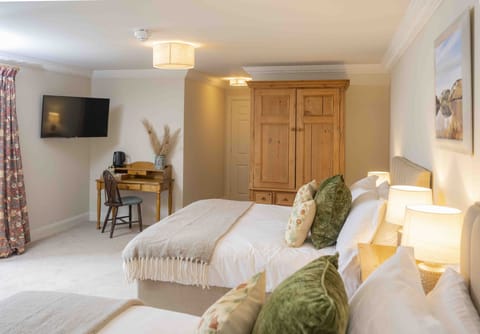 Family Double or Twin Room | Hypo-allergenic bedding, iron/ironing board, free WiFi