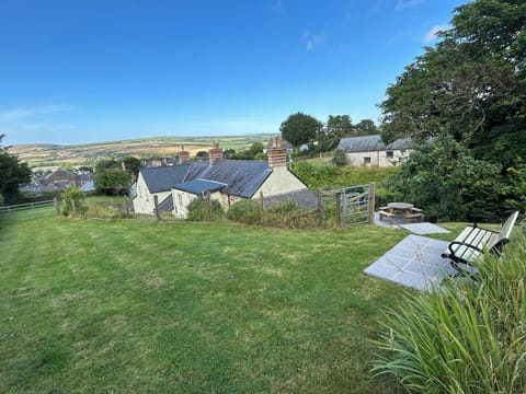 Cottage | Property grounds