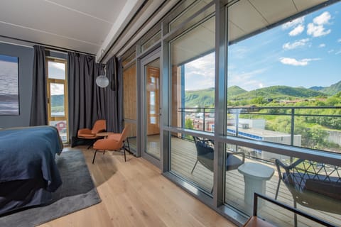 Premium bedding, down comforters, pillowtop beds, minibar