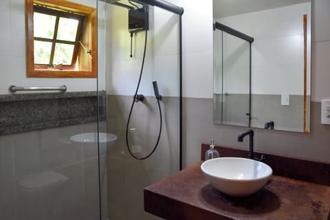 Comfort Triple Room | Bathroom | Shower, rainfall showerhead, towels, toilet paper