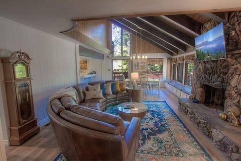 House, 4 Bedrooms | Living area | Table tennis